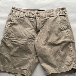 American Eagle Kaki Shorts